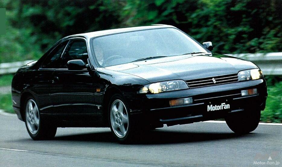 日産9代目「スカイラインクーペ(R33型)」