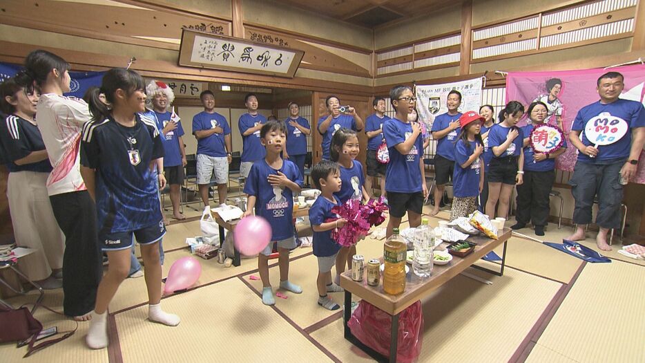 谷川萌々子選手の実家に親戚らが集まりエールを送った