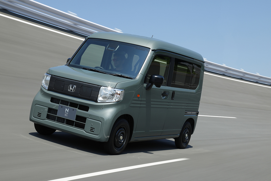 2023年のジャパンモビリティショーでお披露目された軽商用EVのN-VAN e:は、荷物を満載してもEVならではのトルクで軽々進むのが印象的な1台だ。価格も抑えられており、バッテリー容量もそこそこあることから、早くも関係者たちから期待されているという。