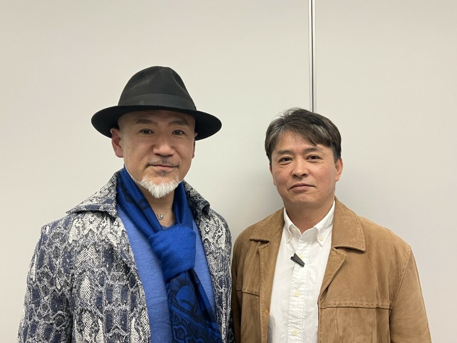 新日本プロレス・メディカルトレーナーの三澤威氏（写真左）と石岡知治氏（同右）。