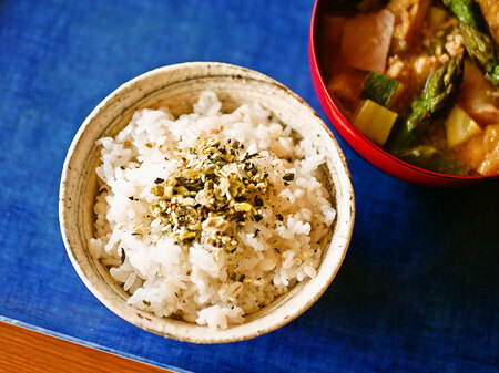 野沢菜ふりかけのっけごはん。