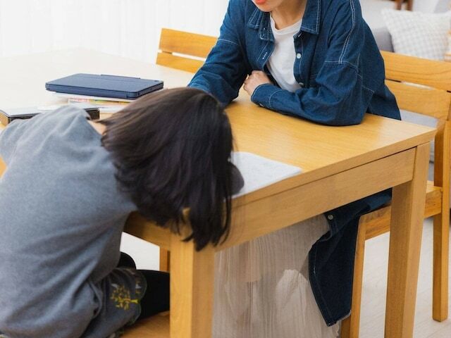 20年以上中学受験の現場を取材し続けてきた中曽根陽子さんは、「中学受験ほど『軸』が必要なものはない」といいます。その「軸」とは何か、「軸」を持つことで得られるメリットは何か、書籍『親子で勝ち取る最高の合格』の一部を抜粋・再構成して紹介します。