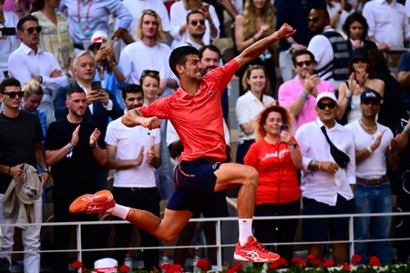 全仏オープンテニス、男子シングルス決勝。優勝を喜ぶノバク・ジョコビッチ（2023年6月11日撮影）。