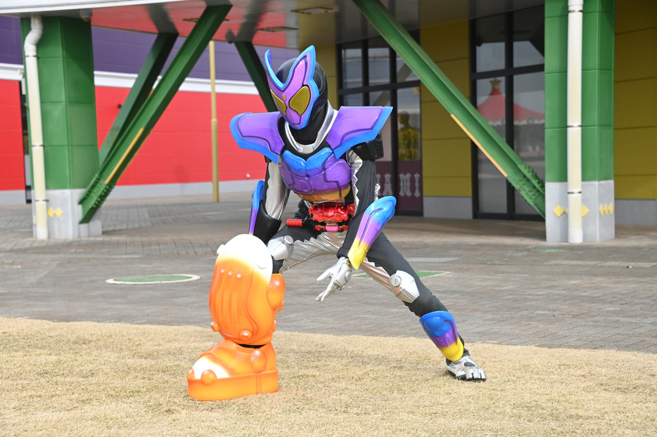 お菓子モチーフの仮面ライダー誕生！ - (c)2024 石森プロ・テレビ朝日・ADK EM・東映