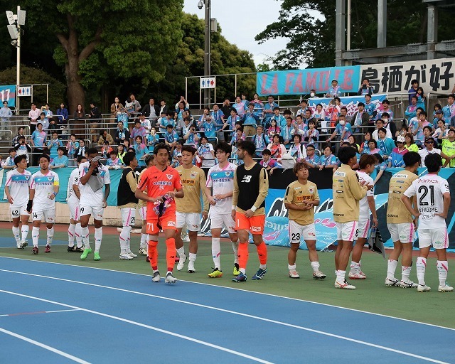 27節終了時で19位に沈む鳥栖。残留争いを勝ち抜けるか。写真：滝川敏之