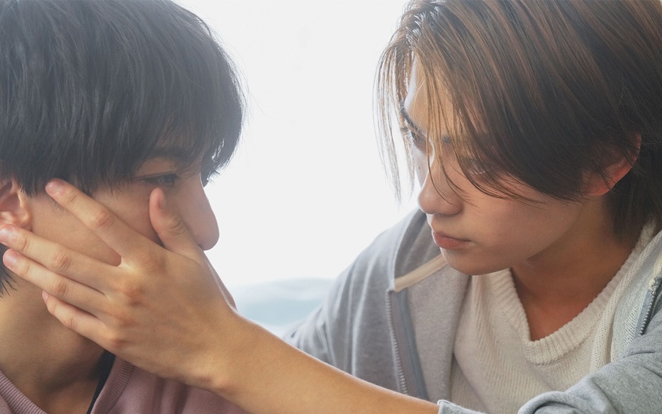 ドラマ「タカラのびいどろ」第7話では、岩瀬洋志“宝”と小西詠斗“大進”がついに付き合うことに