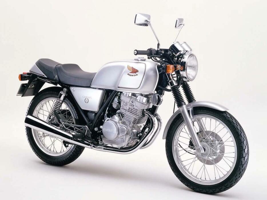 GB250クラブマン（1983年） [HONDA] 不発に終わったGB250RSをベースにクラシックスタイルを身にまとって発売。エンジンはRFVCの4バルブで走りも魅力だった。