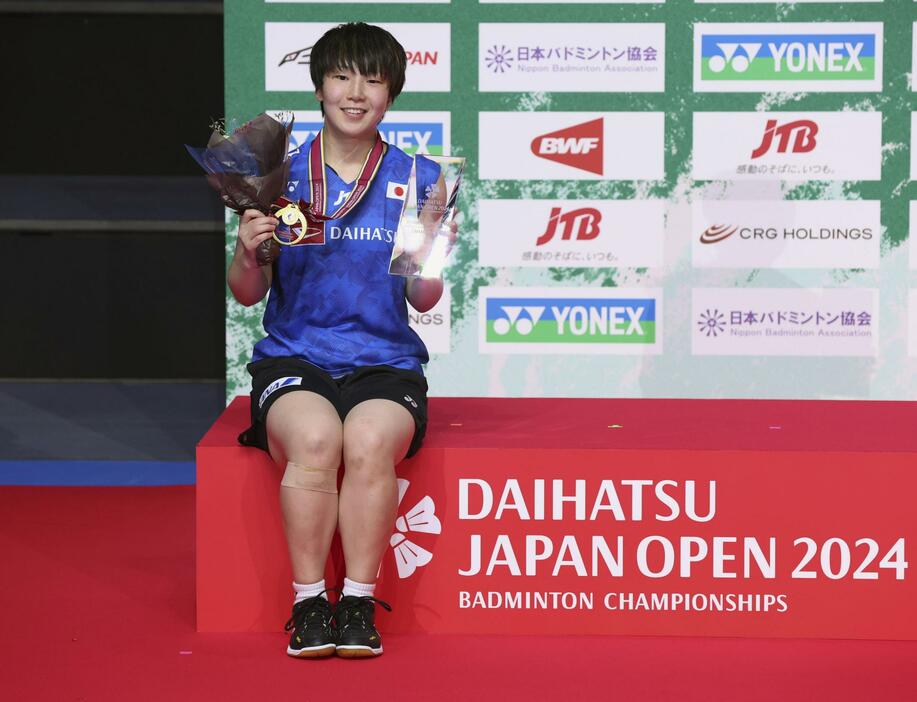 女子シングルスで優勝した山口茜＝横浜アリーナ