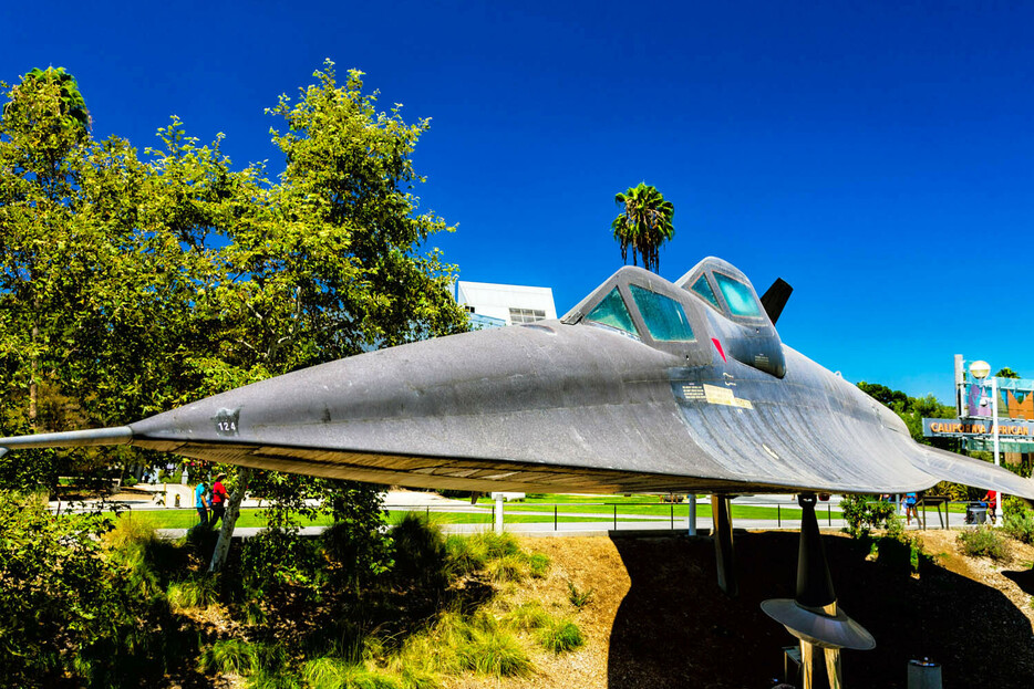 カリフォルニア・サイエンス・センターに展示されている、合計13機が生産されたA-12。1960年代には嘉手納飛行場に展開したこともあったようだ。1968年のフライトを最後にSR-71へ交代