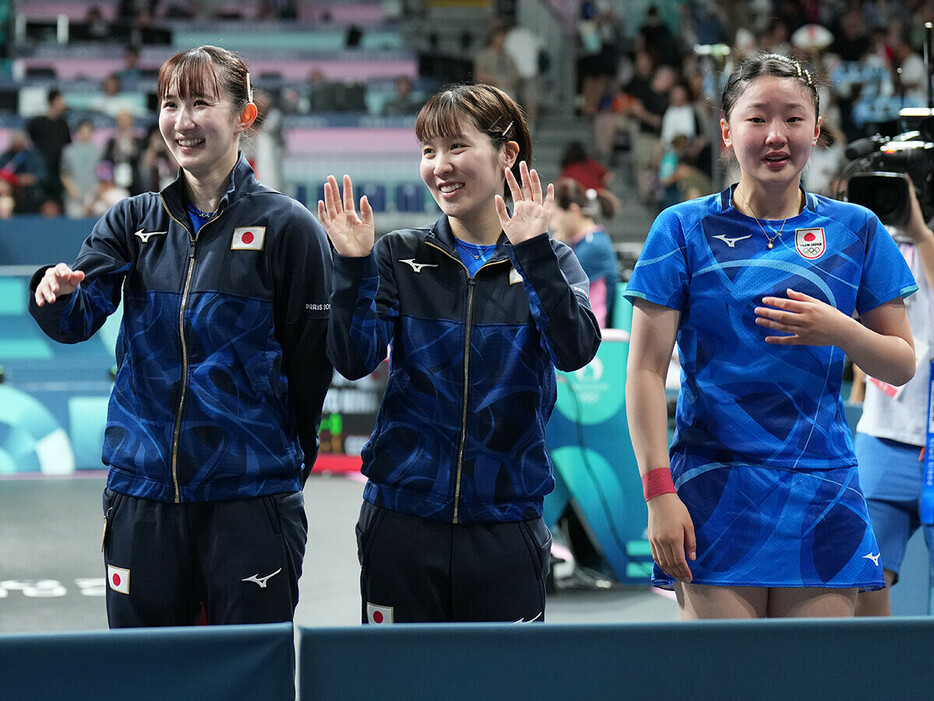 卓球女子団体決勝で中国に挑む（左から）早田ひな、平野美宇、張本美和 photo by JMPA