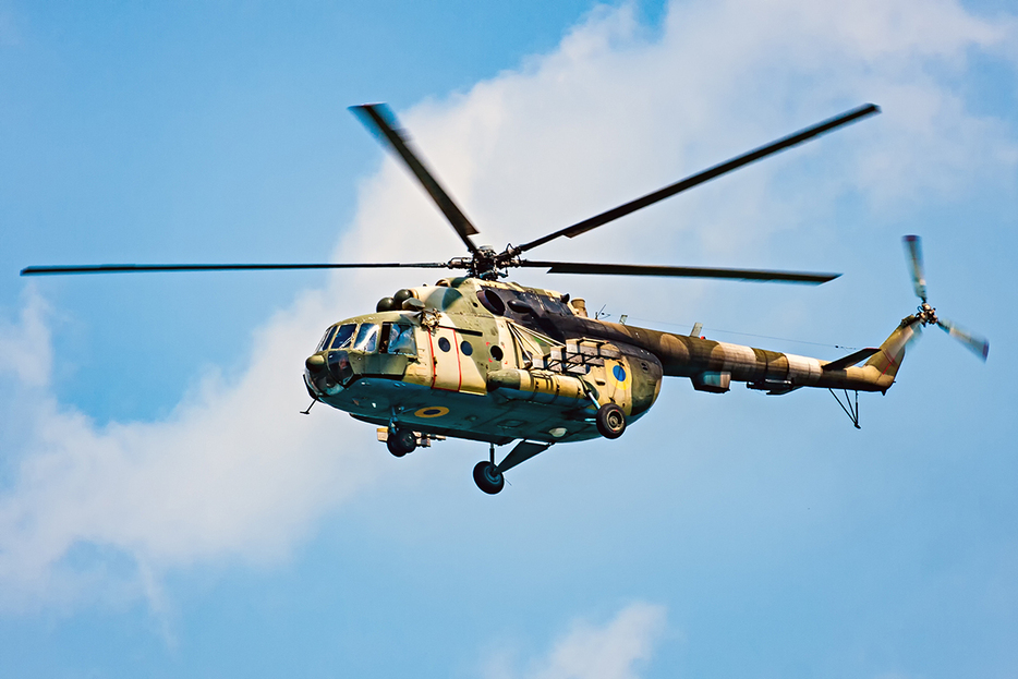 ウクライナ軍のMi-8輸送ヘリコプター。2019年7月、南部オデーサ（Rudzenka / Shutterstock.com）