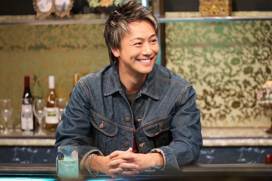 トークバラエティー番組「酒のツマミになる話」に出演するEXILE TAKAHIROさん（C）フジテレビ