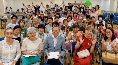 100人会議の参加者ら。（提供／伊藤正子）