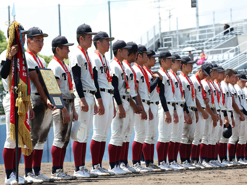 ２年ぶりに夏の大阪大会を制した大阪桐蔭ナイン　photo by Sankei Visual