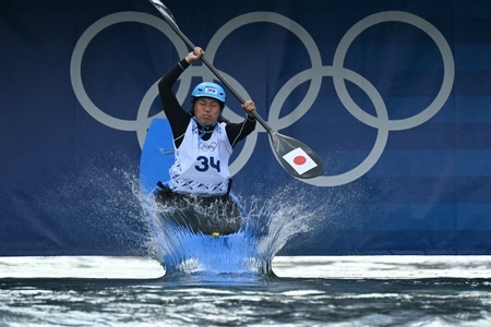 パリ五輪、カヌースラローム女子・カヤッククロス、タイムトライアルに臨む岡﨑遥海（2024年8月2日撮影）。