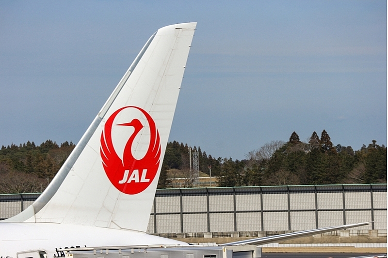 JAL、費用拡大で増収減益