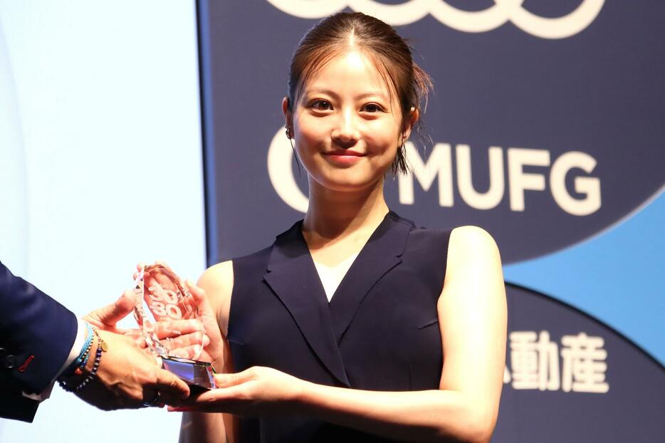 「Forbes JAPAN 30 UNDER 30」の「Audi 特別賞」を受賞しセレモニーに出席した今田美桜さん