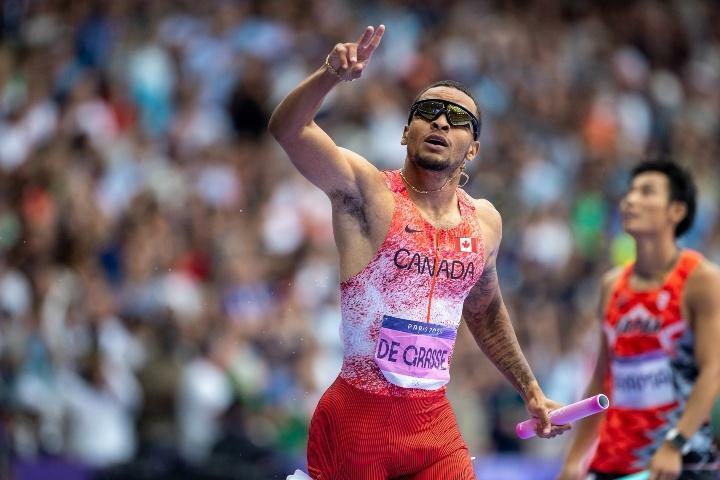 400mリレーで金メダルに輝いたカナダ。(C) Getty Images