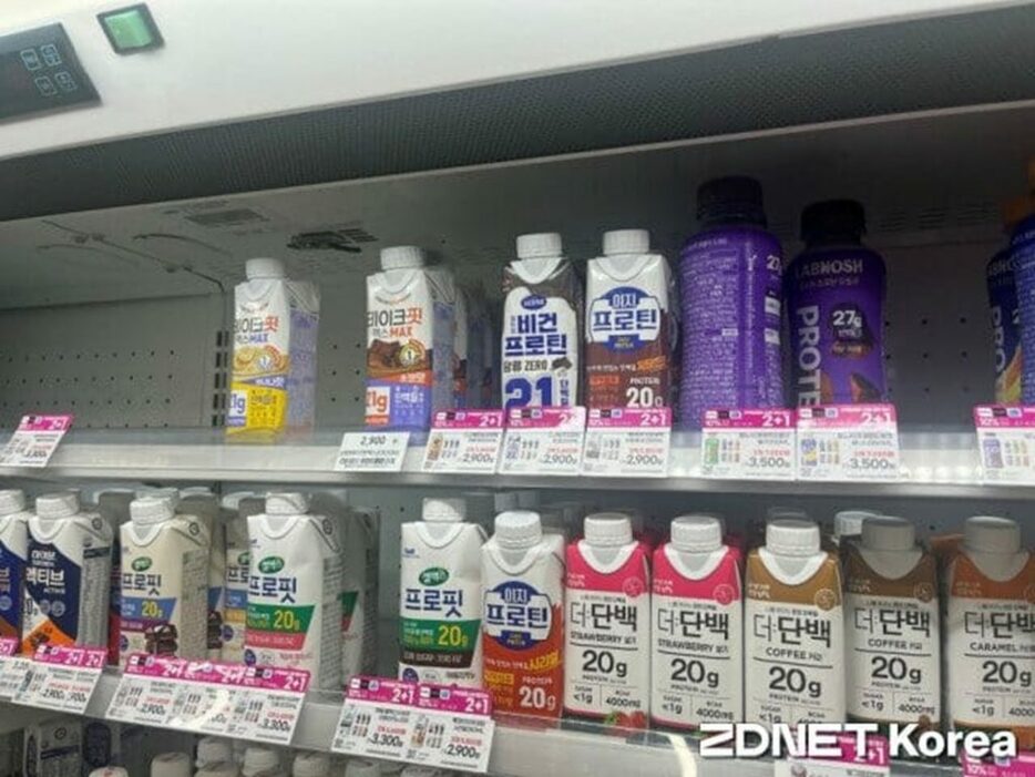 ソウル市内のコンビニエンスストアに並ぶ健康商品(c)KOREA WAVE