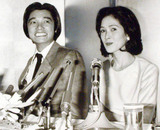 いしだあゆみとの婚約会見の様子＝1980年（Ｃ）日刊ゲンダイ