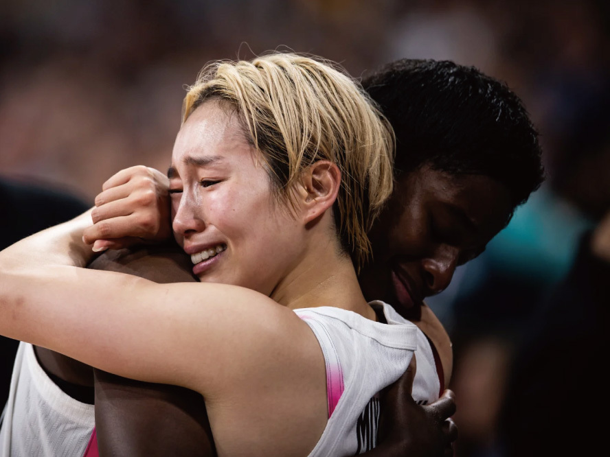 パリ五輪を3連敗で終えた女子日本代表の宮崎早織と馬瓜エブリン