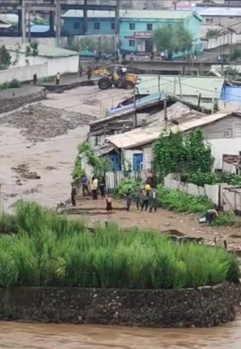 集中豪雨直後の恵山市内の様子。7月31日に中国人協力者が撮影（アジアプレス）