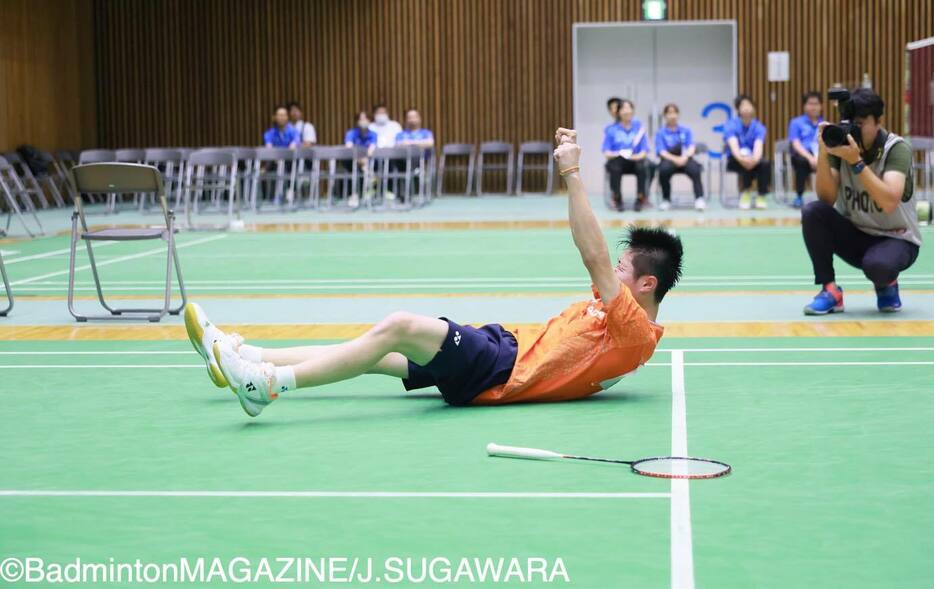 優勝を決めた瞬間、喜びを爆発させた田中。北海道勢にとって同種目の優勝は、1992年に優勝した馬木智一（神居古潭中）以来、32年ぶりの快挙となった