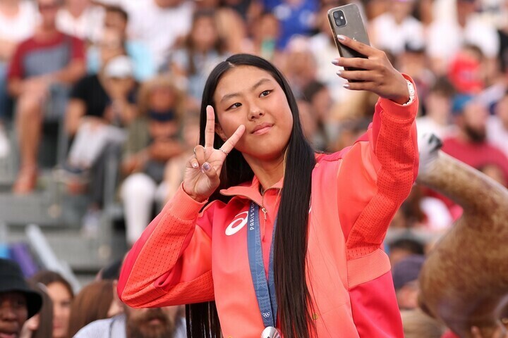 パリ五輪スケートボード女子パークで銀メダルに輝いた開心那。(C) Getty Images