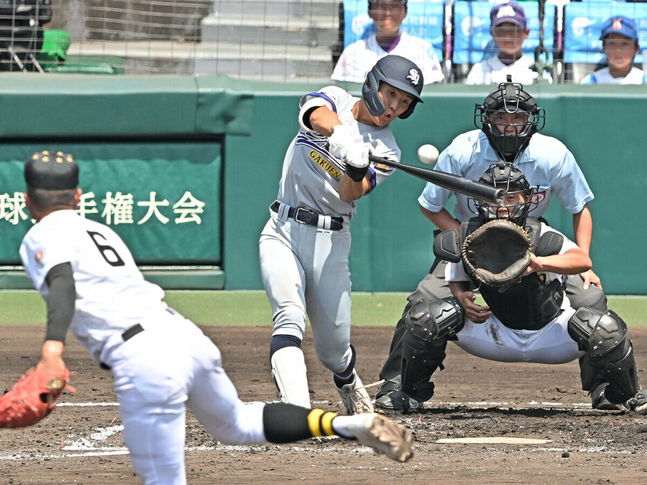 石橋戦でヒットを放った聖和学園・鈴木健人　photo by Sankei Visual