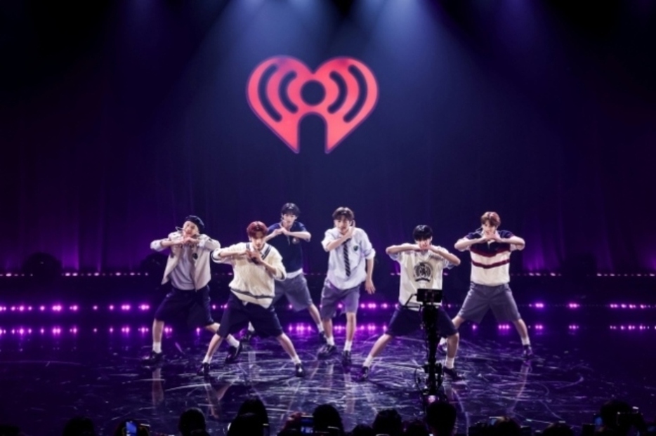 写真=Pledisエンターテインメント、iHeartRadio