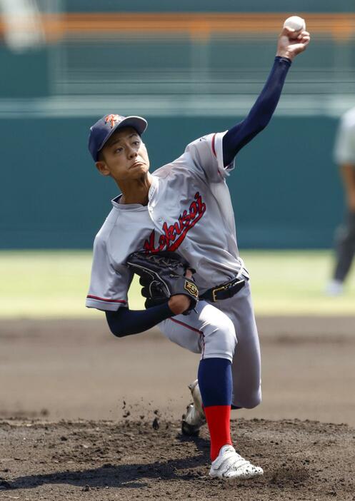 新潟産大付戦に先発した京都国際・西村＝甲子園