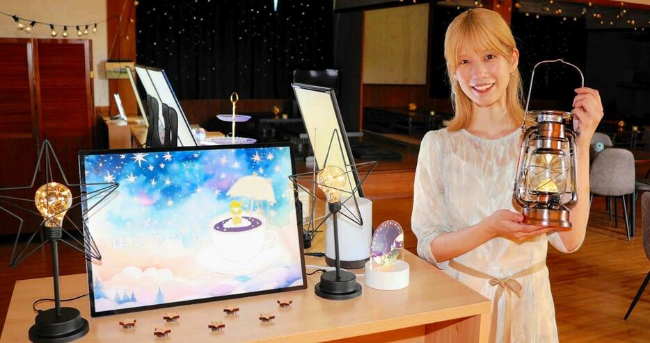 「星空案内カフェ　ほしのいと」をオープンさせる望月さん＝福井県大野市のスターランドさかだに