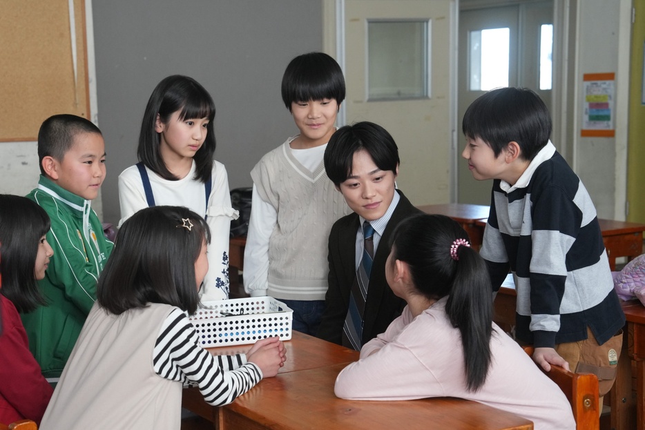 なにわ男子の大橋和也出演決定！『ふしぎ駄菓子屋 銭天堂』短髪×黒髪の小学校教師に