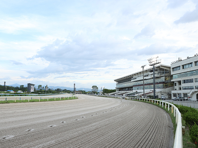 能登半島地震時には金沢競馬場の駐車場が緊急車両の拠点に(イメージ、撮影：稲葉訓也)