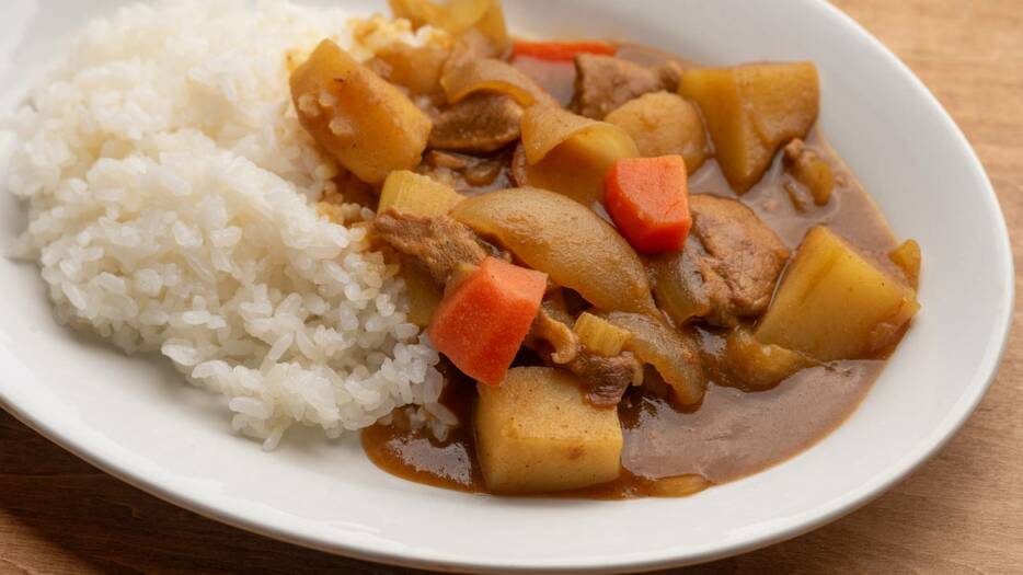 いつもの「カレーライス」に合わせるだけ！栄養バランスがととのう副菜３選｜管理栄養士が提案