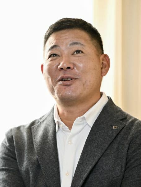 甲子園球場での思い出を語る福留孝介さん＝２０２４年１月９日、大阪市