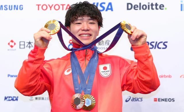 パリオリンピックの体操男子で4つのメダルを獲得した岡慎之助選手(写真:西村尚己/アフロスポーツ)