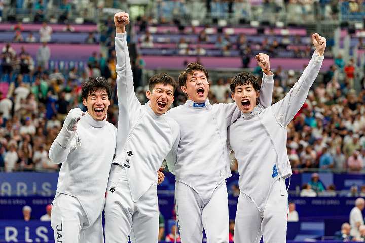 日本男子エペ団体チーム。(C) Getty Images