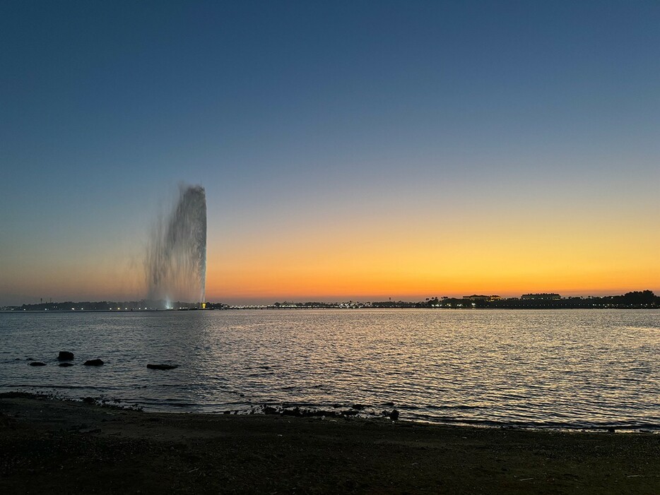 ▲ 312メートルの高さまで水を噴き上げる巨大噴水。その高さは、2022年にエジプトにできた噴水に抜かれるまではギネスレコードを取っていました。