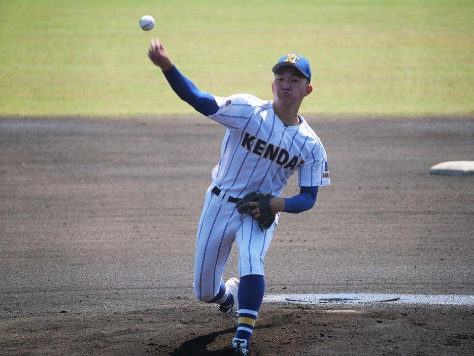 健大高崎の石垣元気投手（写真提供・プロアマ野球研究所）