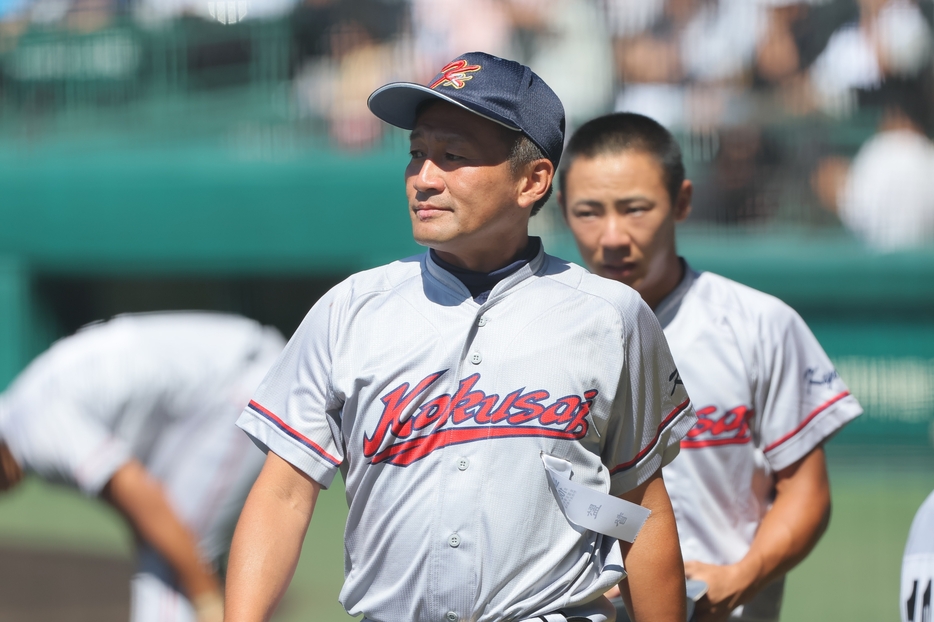 京都国際を率いる小牧憲継監督