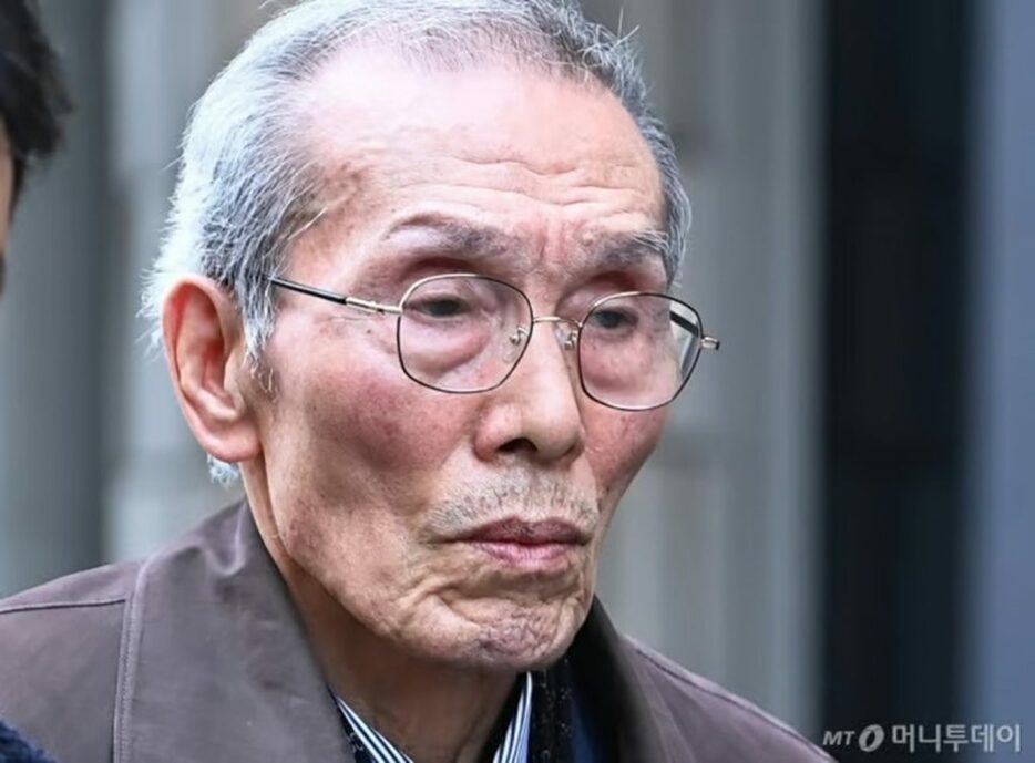 3月15日、一審判決を言い渡されたあと、裁判所を出るオ・ヨンス被告(c)NEWSIS