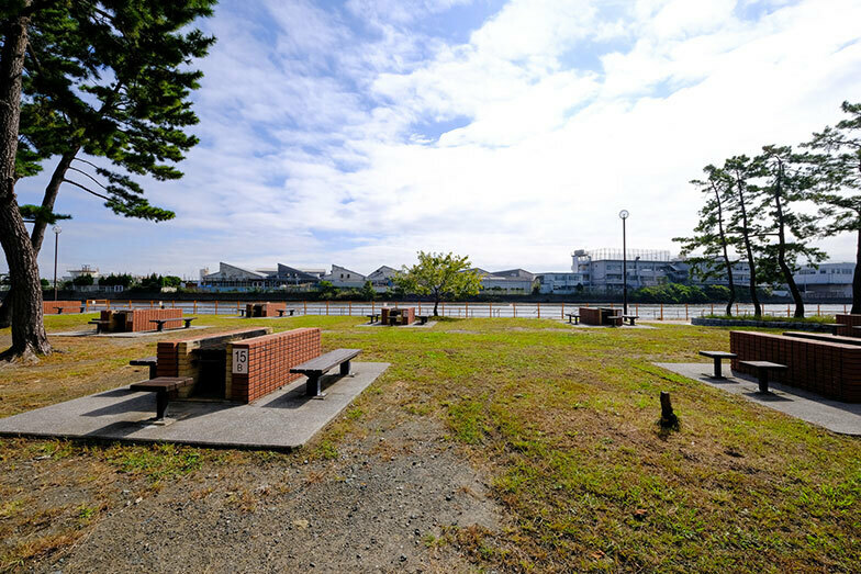 野鳥公園（写真／PIXTA）