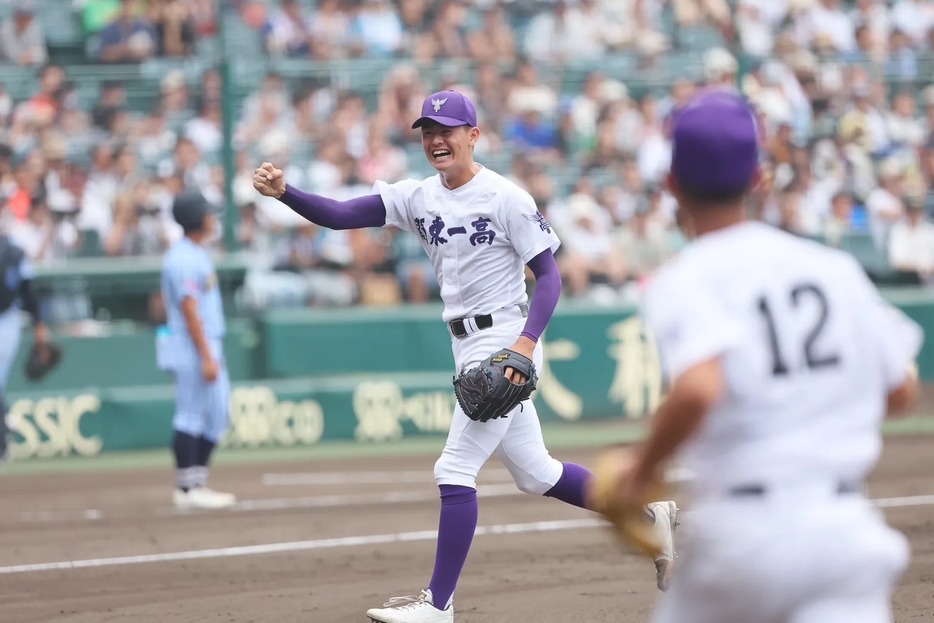 好リリーフを見せた関東一の坂井 遼（撮影：柳瀨心祐）