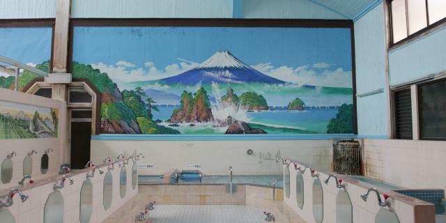 銭湯の象徴「富士山の壁画」