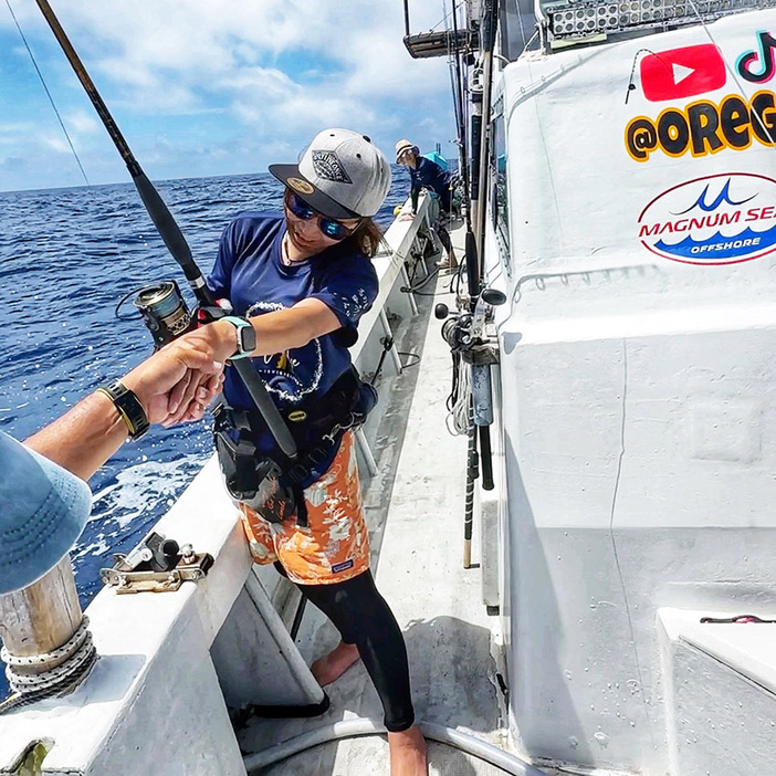 マグロを釣った直後の様子。