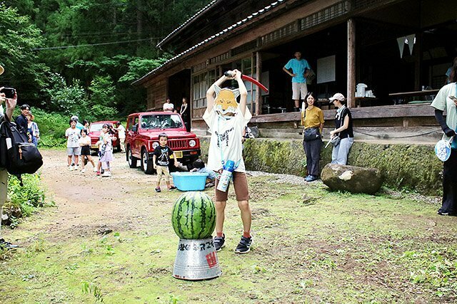 スイカ割りも楽しんだ