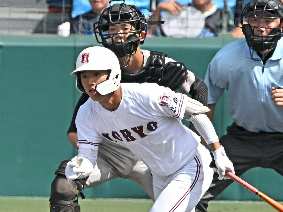 熊本工業戦で決勝タイムリーを放った広陵の浜本遥大　photo by Sankei Visual