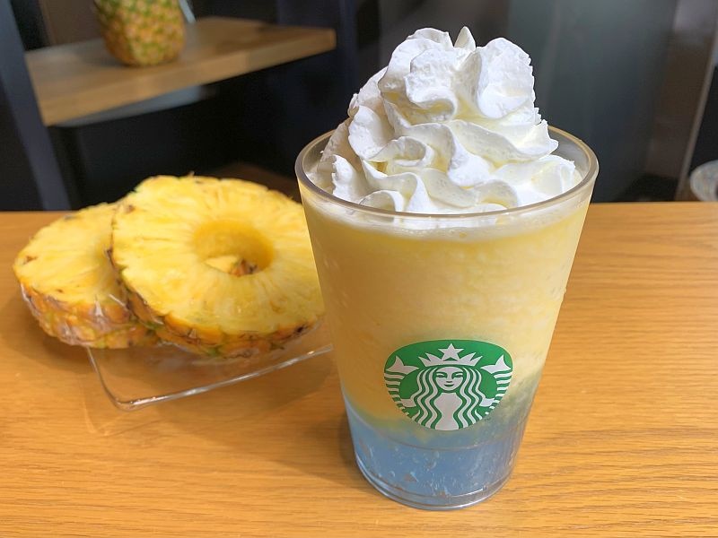 「サンシャイン パイン フラペチーノ」を実食！