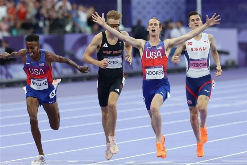 パリ五輪男子1500mはホッカー（米国、右から2人目）が優勝